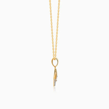 This Pure Gold Nose Pin Features a Flower